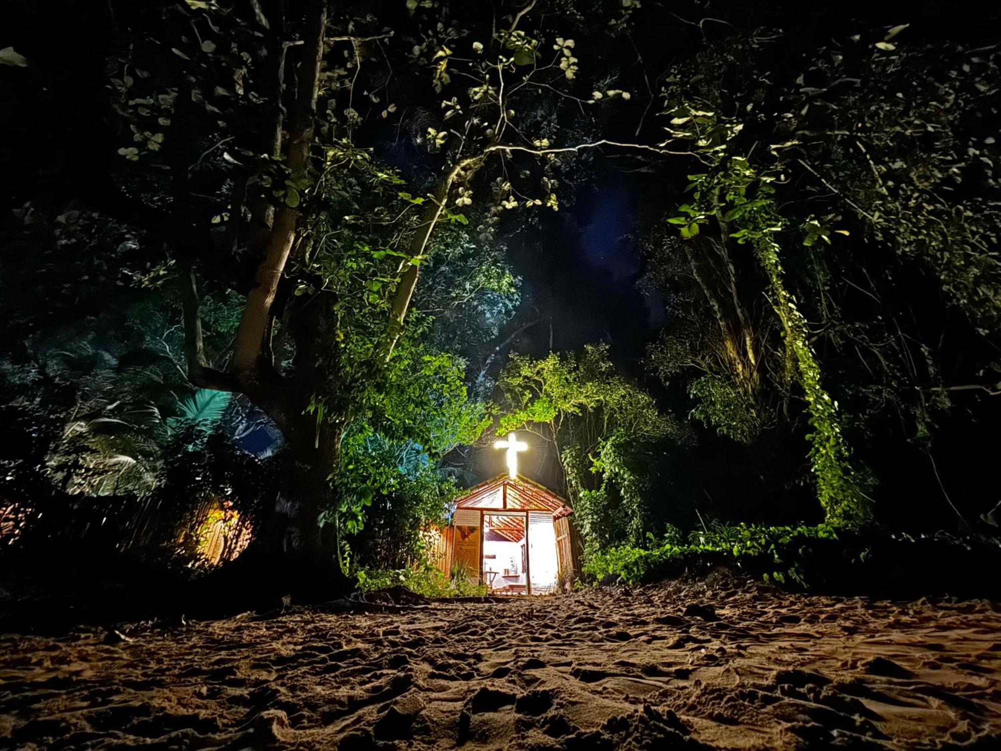Отель Joaoemaria Da Ilha Прайя-де-Арасатиба Экстерьер фото